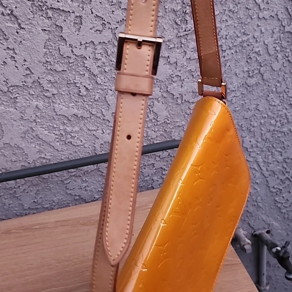 Louis Vuitton THOMPSON STREET VERNIS IN MANGO